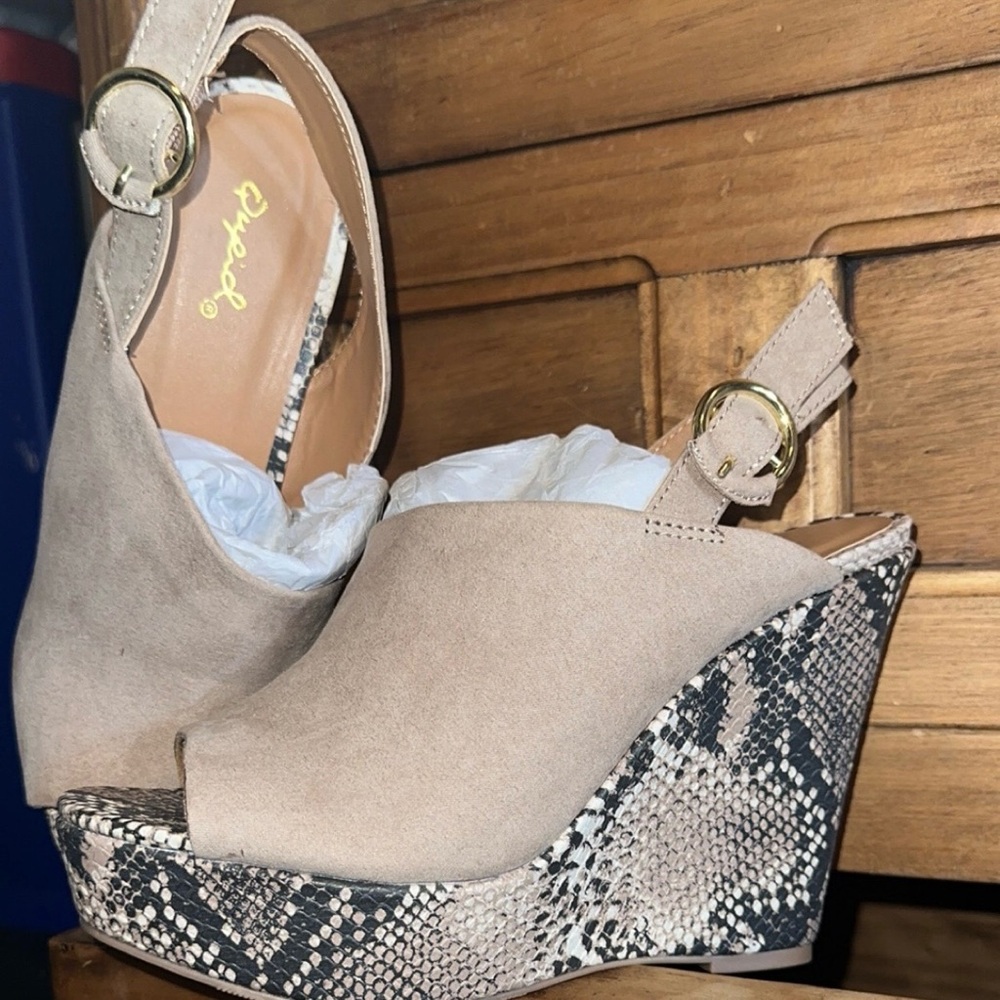 Qupid Tan and Cream Wedge Sandals with Snake Print